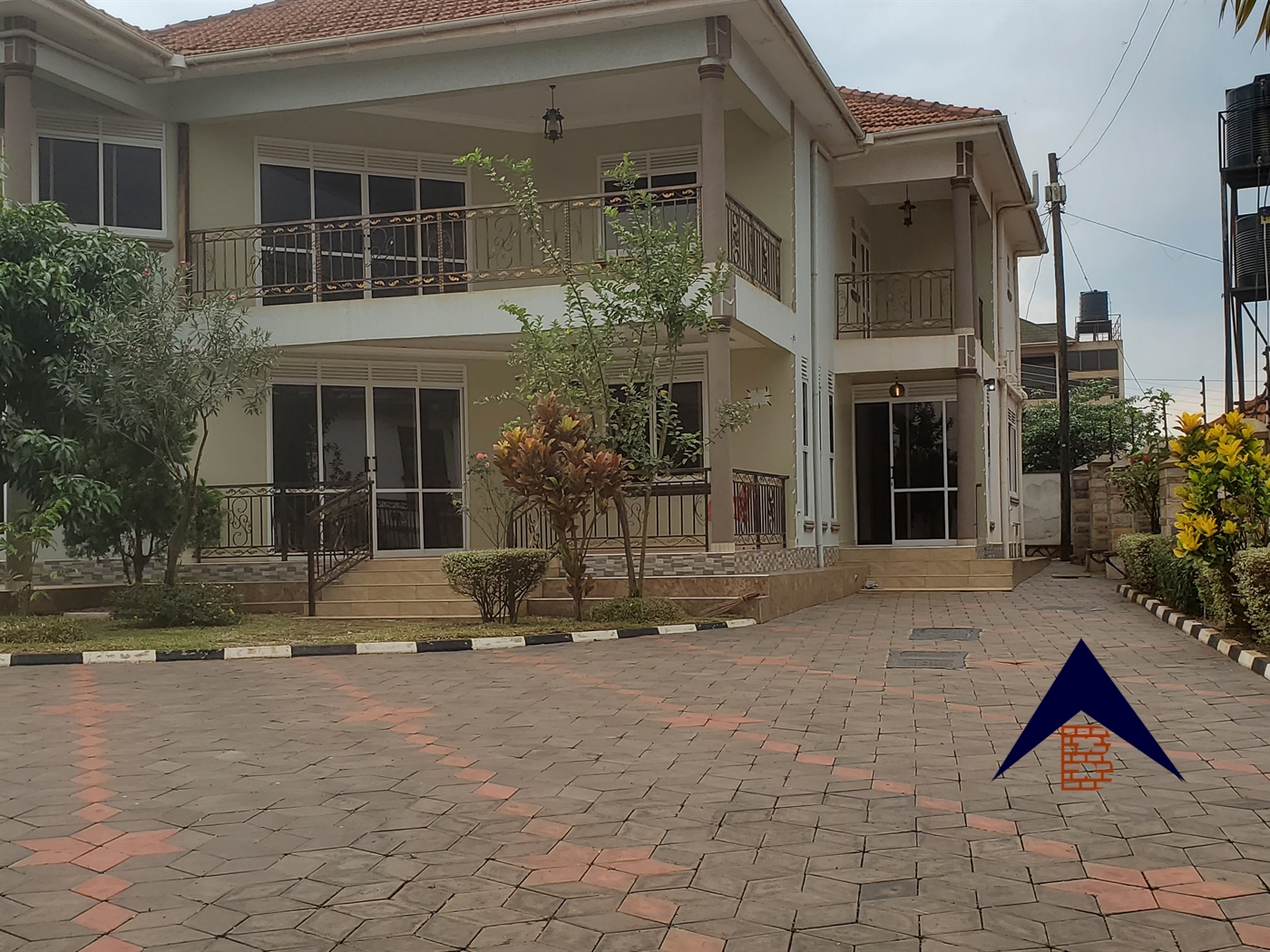 Storeyed house for sale in Munyonyo Kampala