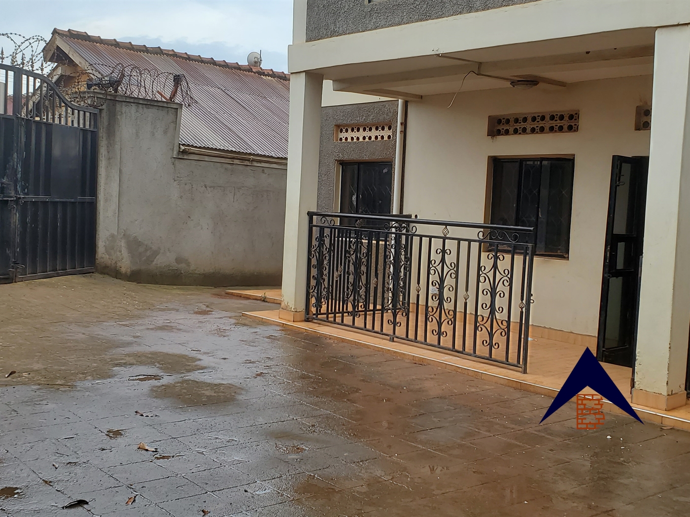 Storeyed house for sale in Namuwongo Kampala