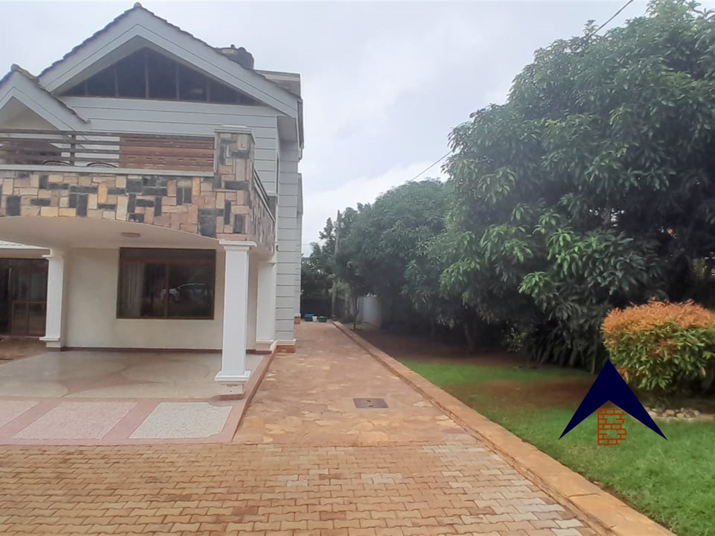 Storeyed house for sale in Entebbe Wakiso