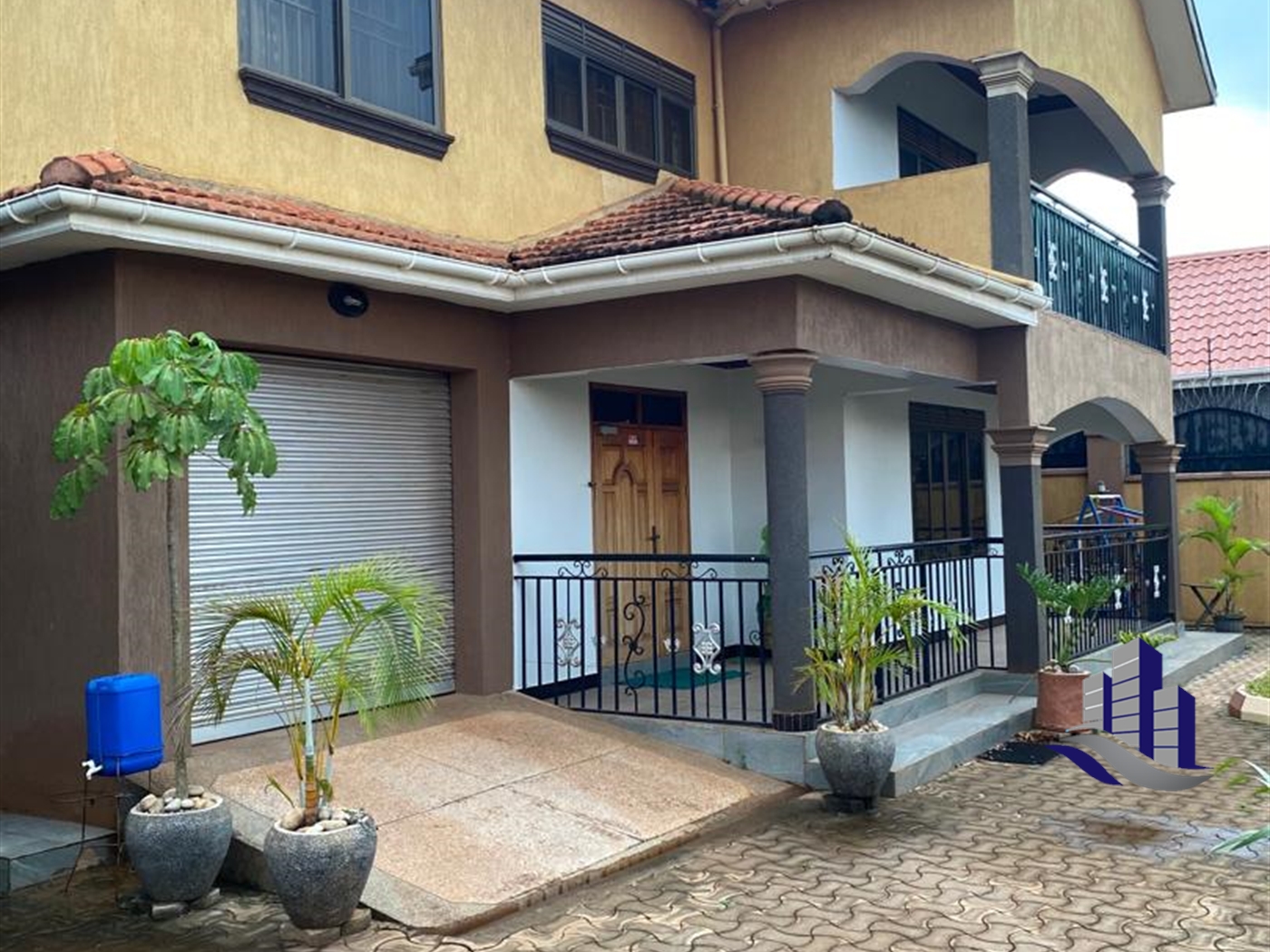 Storeyed house for sale in Seguku Wakiso