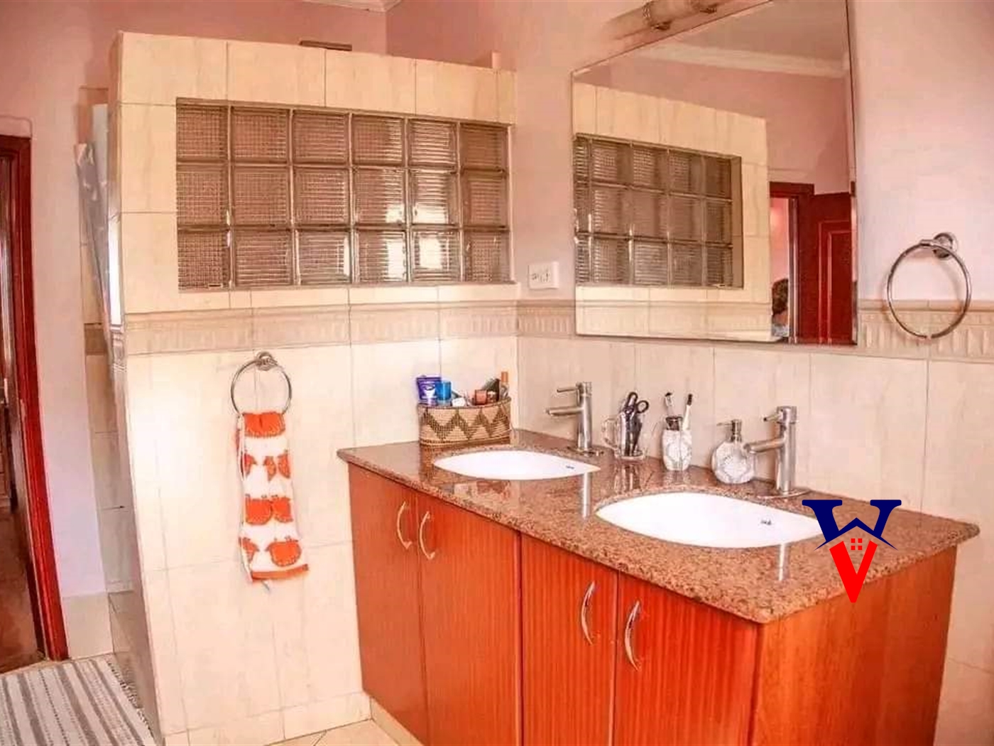 Storeyed house for sale in Munyonyo Kampala