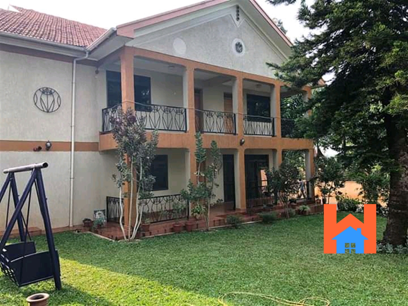 Town House for sale in Mbuya Wakiso