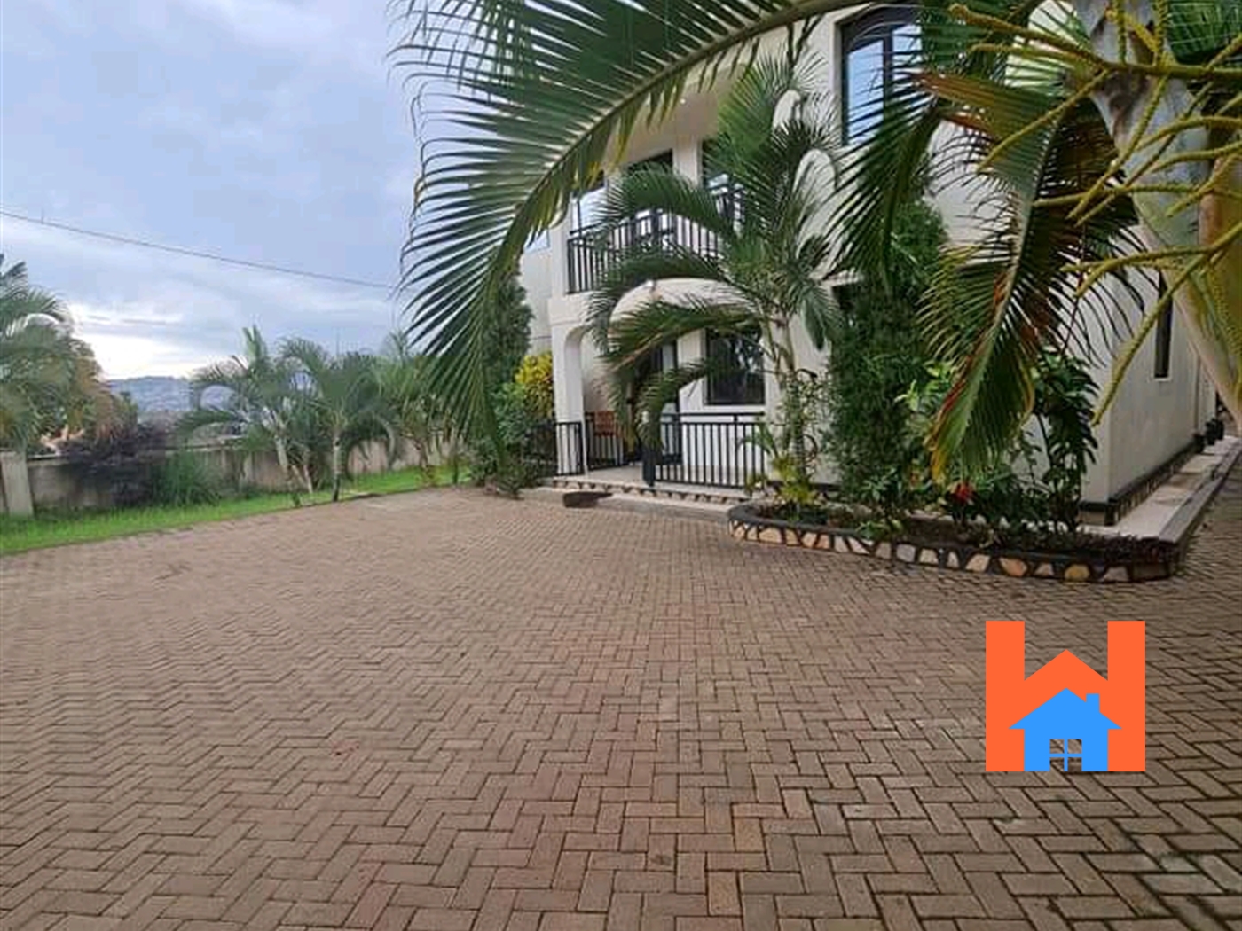 Storeyed house for rent in Muyenga Kampala