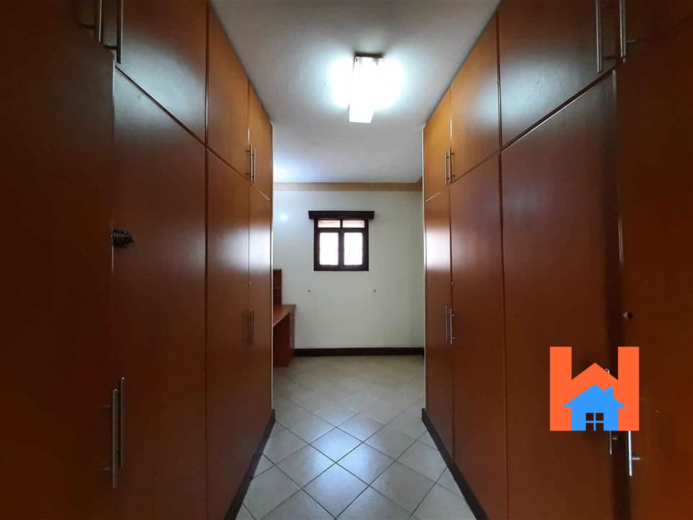 Storeyed house for rent in Bugoloobi Kampala