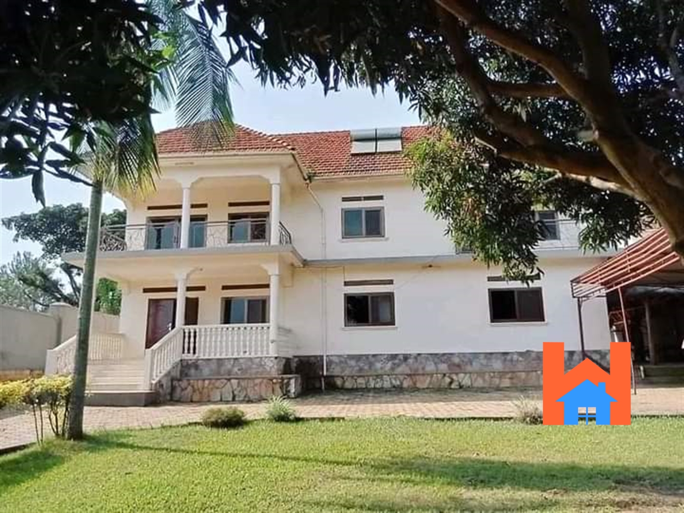 Storeyed house for rent in Muyenga Kampala