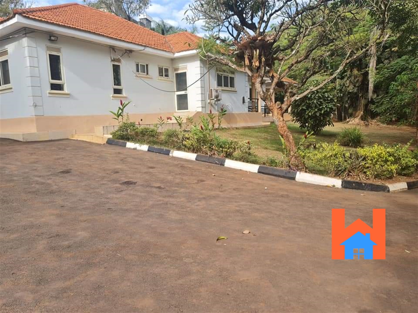 Bungalow for rent in Kololo Kampala