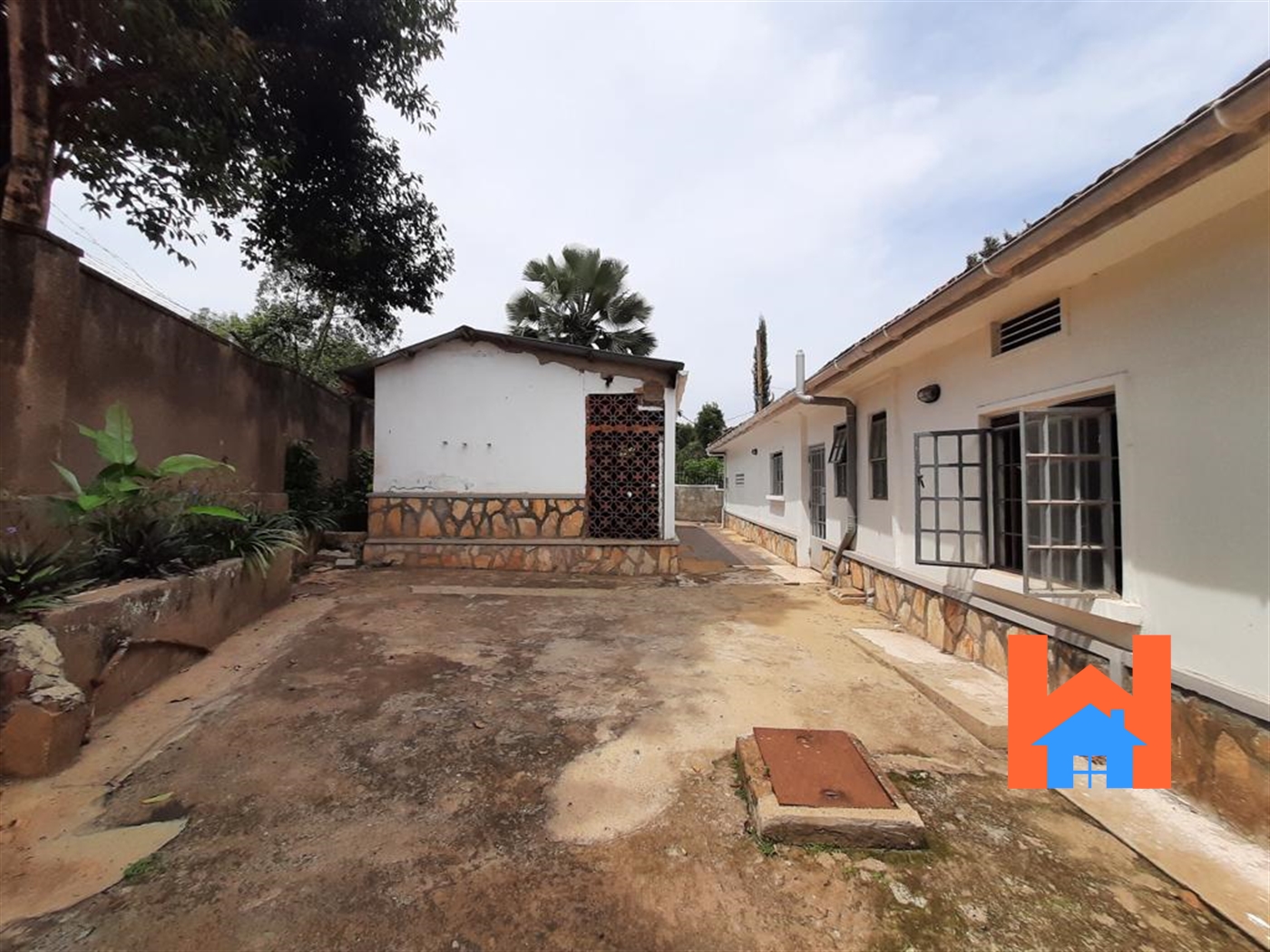 Bungalow for sale in Muyenga Kampala