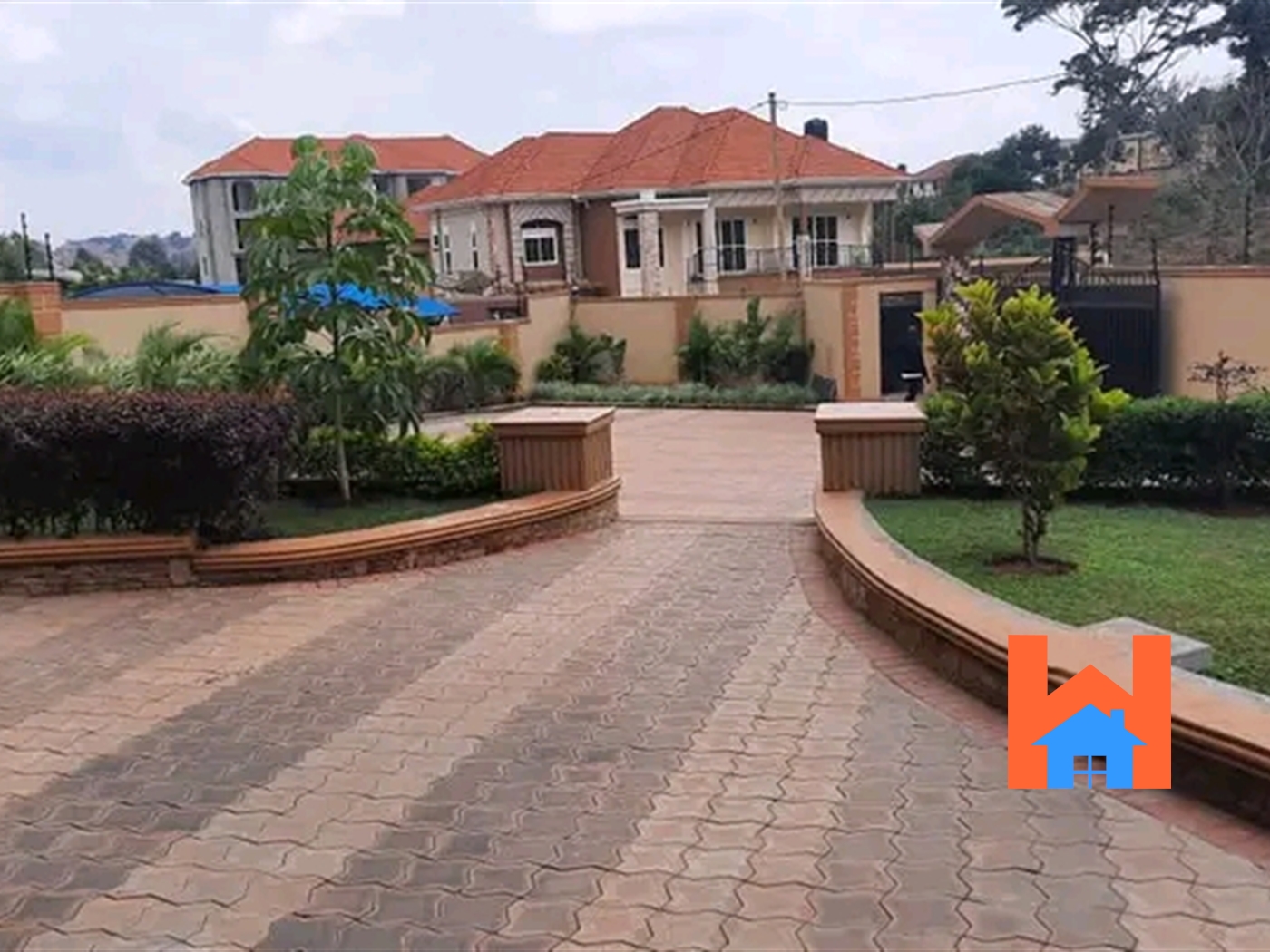 Storeyed house for sale in Kiwaatule Kampala