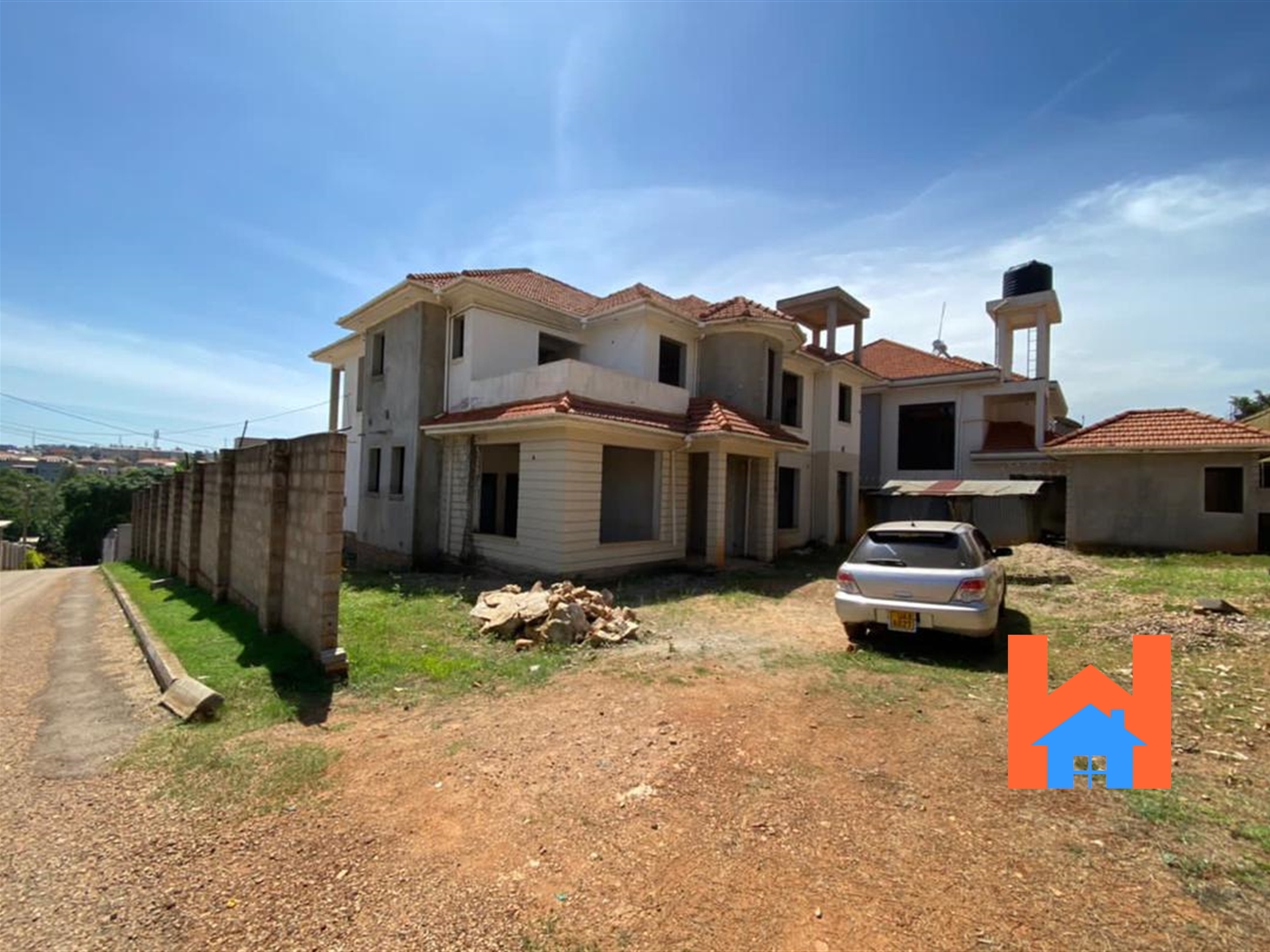 Shell House for sale in Kiwaatule Kampala