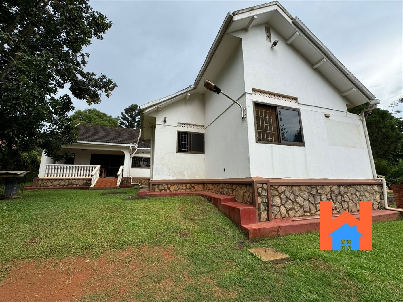 Storeyed house for sale in Bugoloobi Kampala