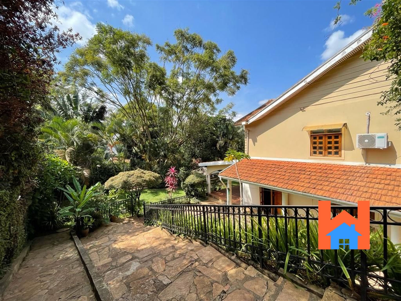 Bungalow for sale in Makindye Kampala