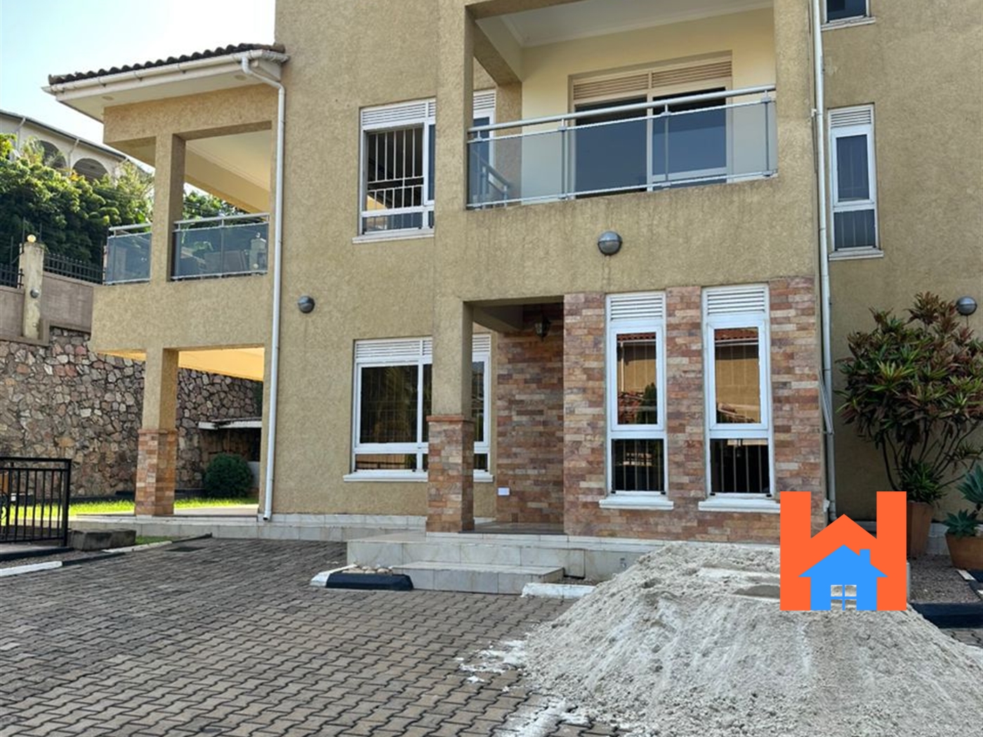 Storeyed house for sale in Munyonyo Kampala