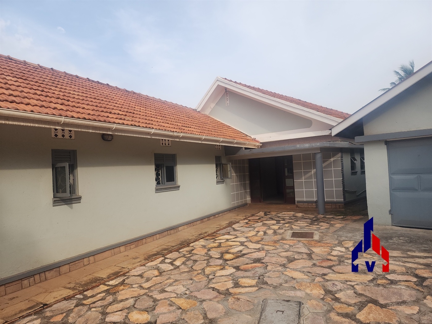 Bungalow for rent in Muyenga Kampala