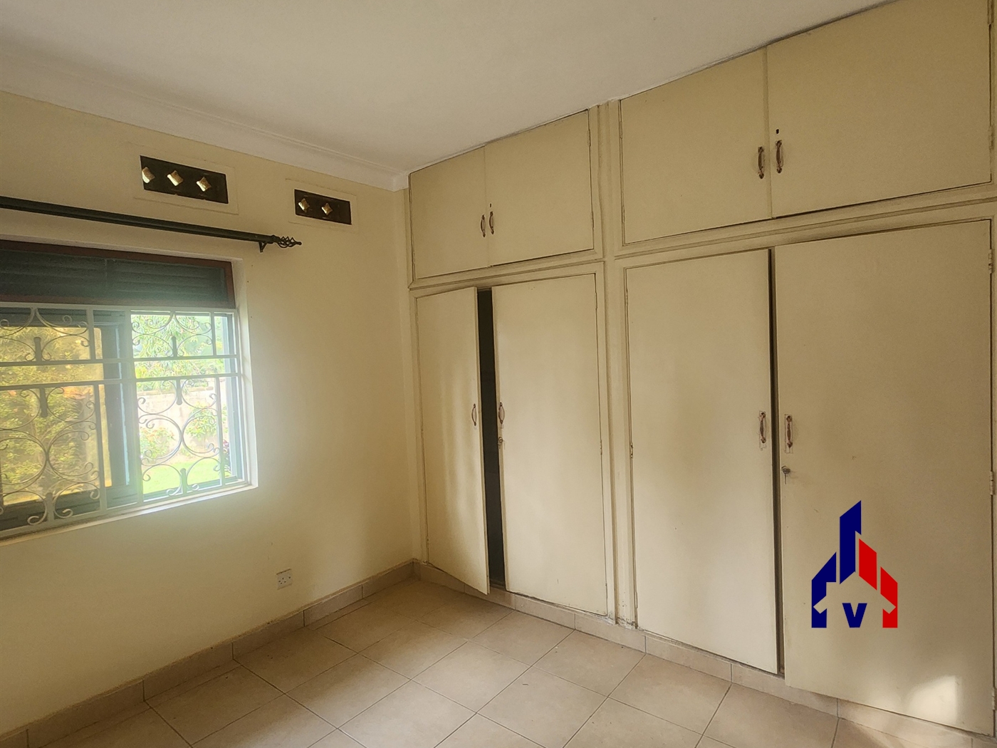 Bungalow for rent in Muyenga Kampala