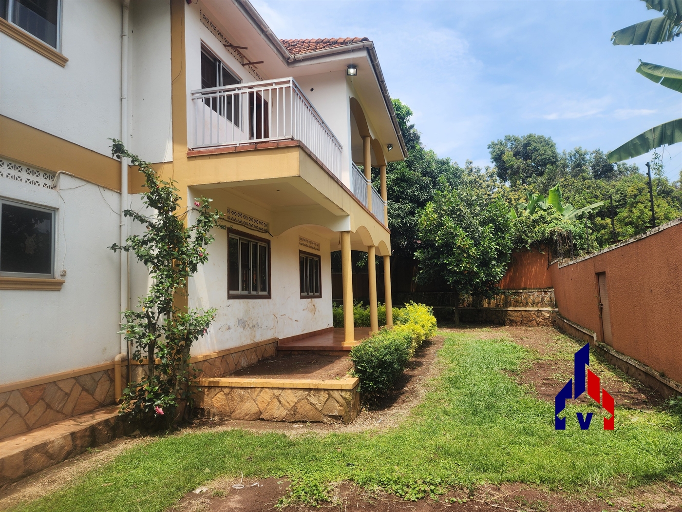 Storeyed house for rent in Muyenga Kampala