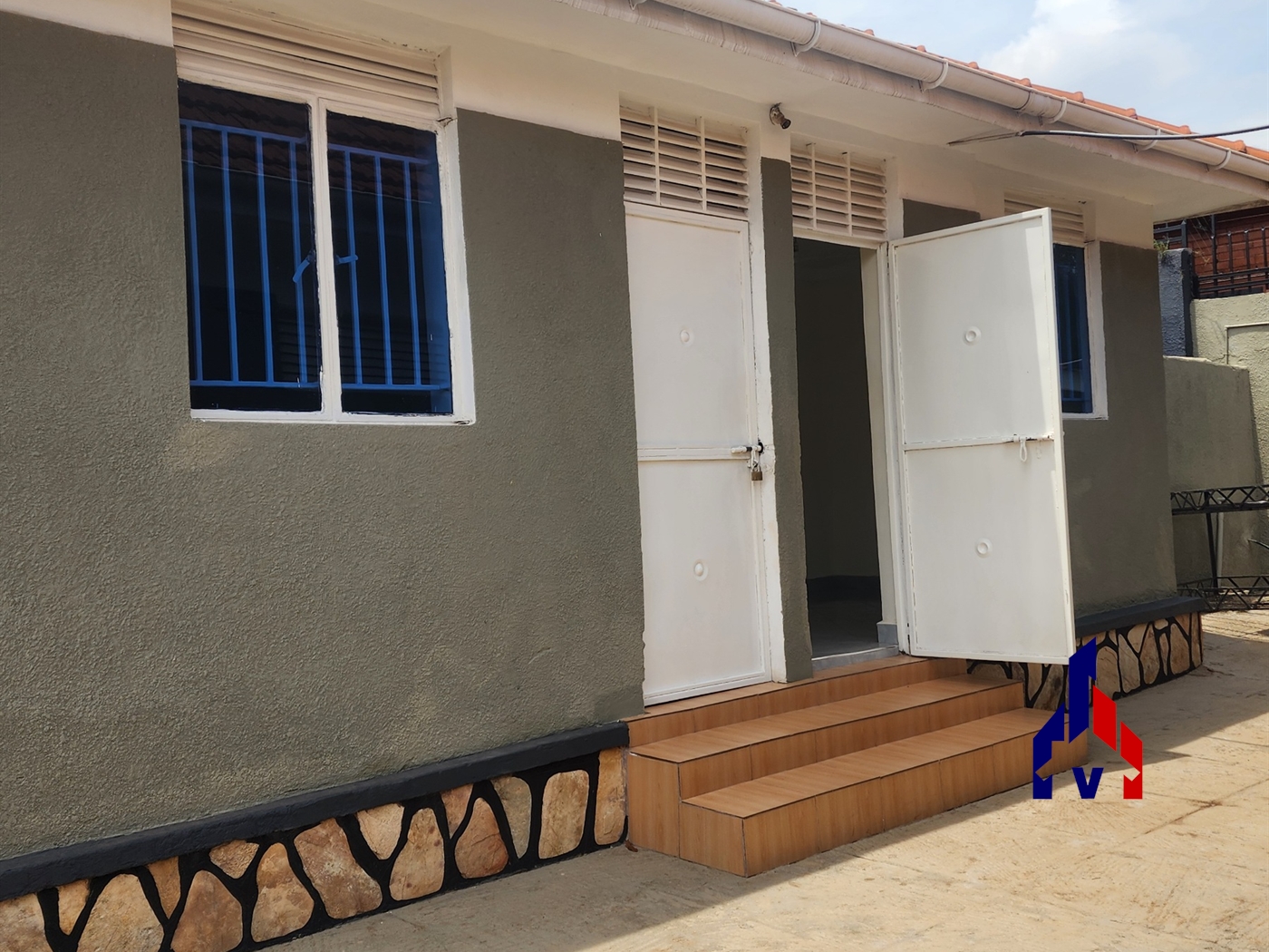 Bungalow for rent in Muyenga Kampala