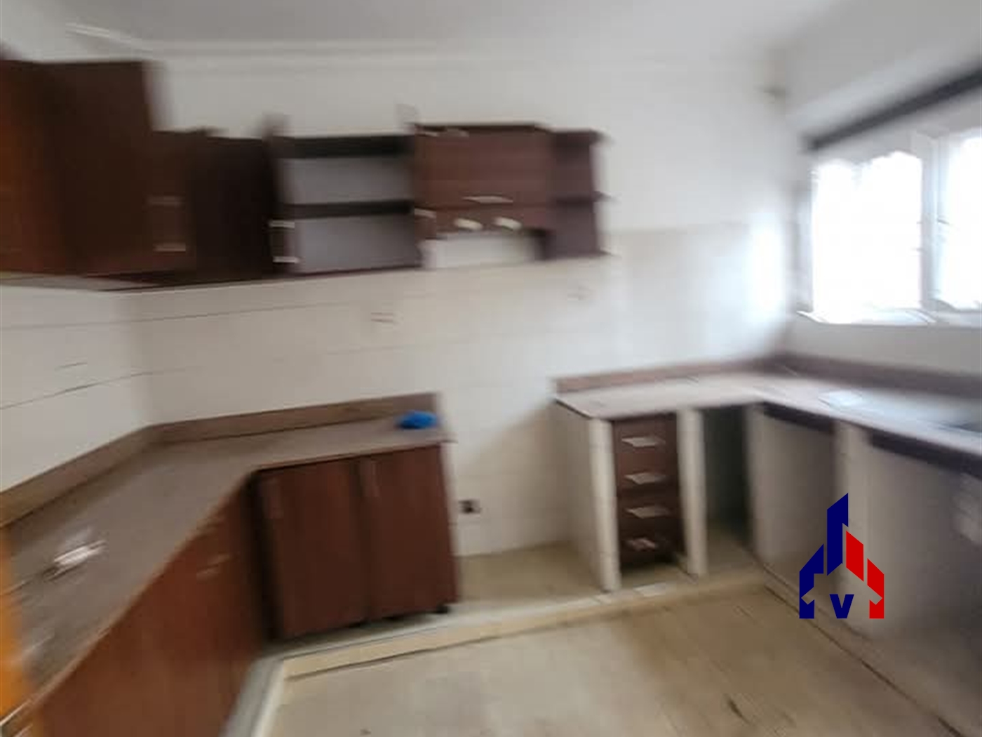 Storeyed house for rent in Bugoloobi Kampala