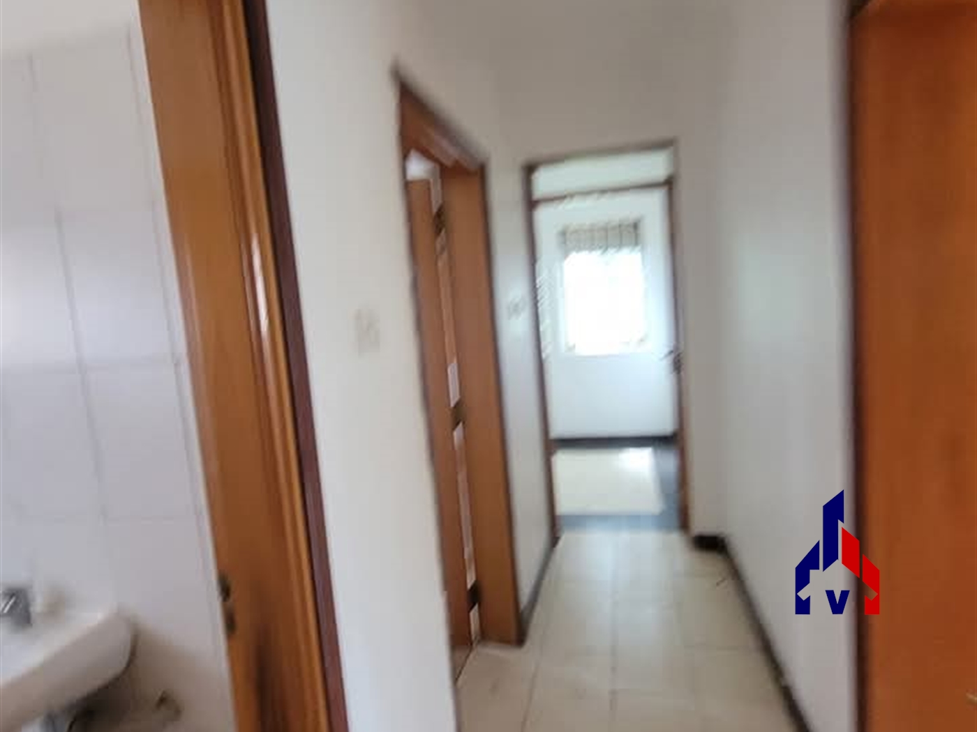 Storeyed house for rent in Bugoloobi Kampala