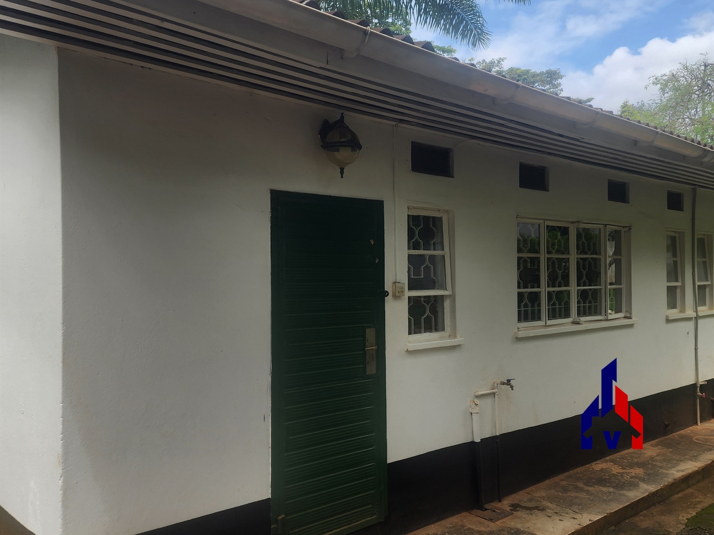 Bungalow for rent in Bugoloobi Kampala