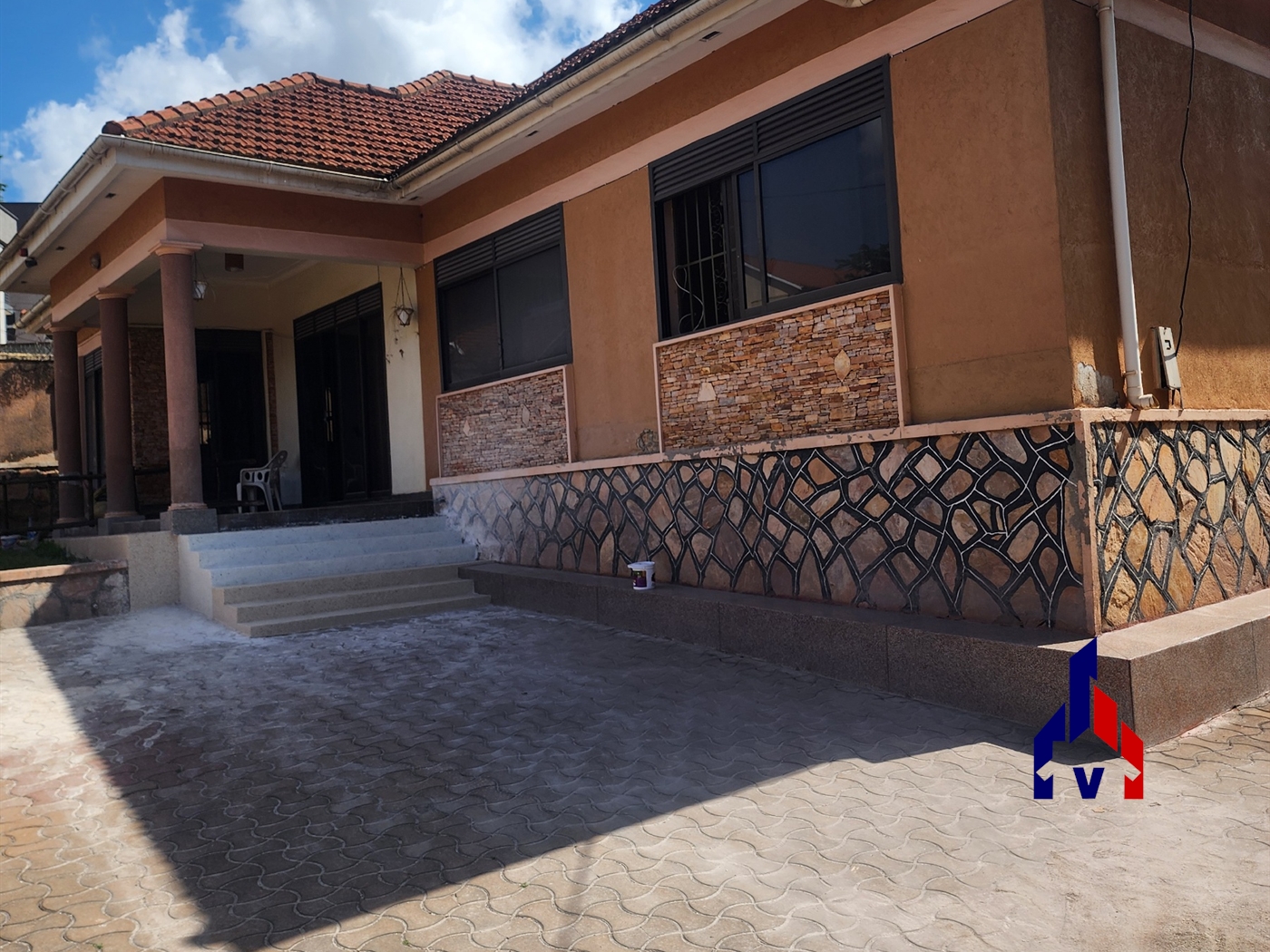 Bungalow for rent in Muyenga Kampala