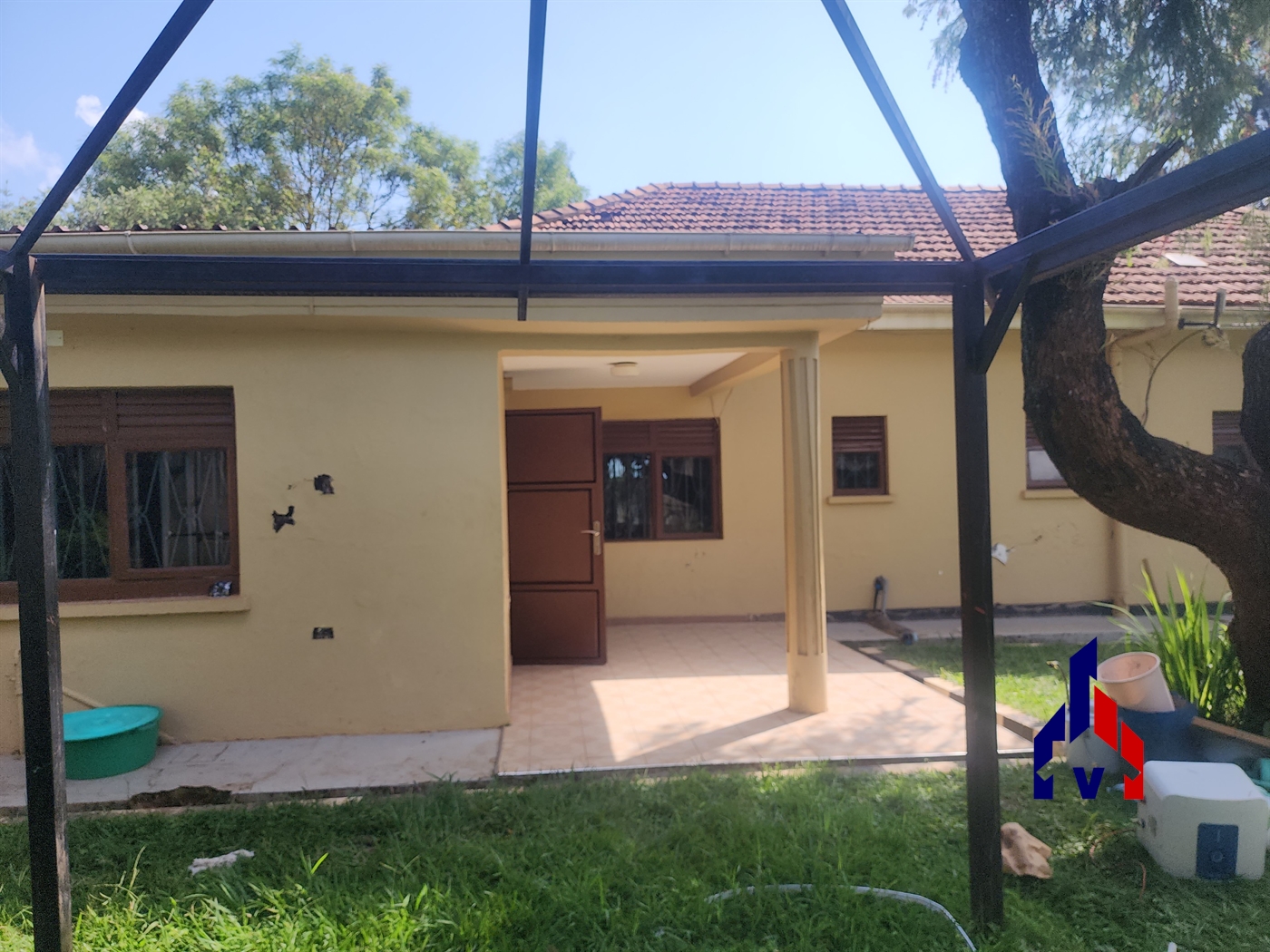 Bungalow for rent in Muyenga Kampala