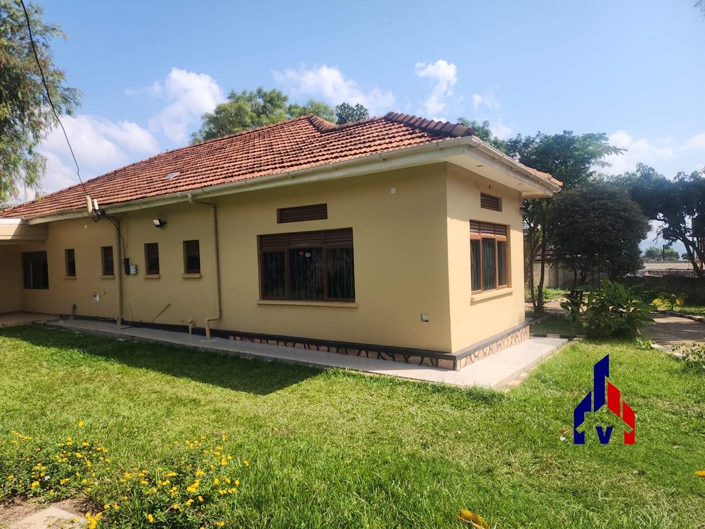 Bungalow for rent in Muyenga Kampala