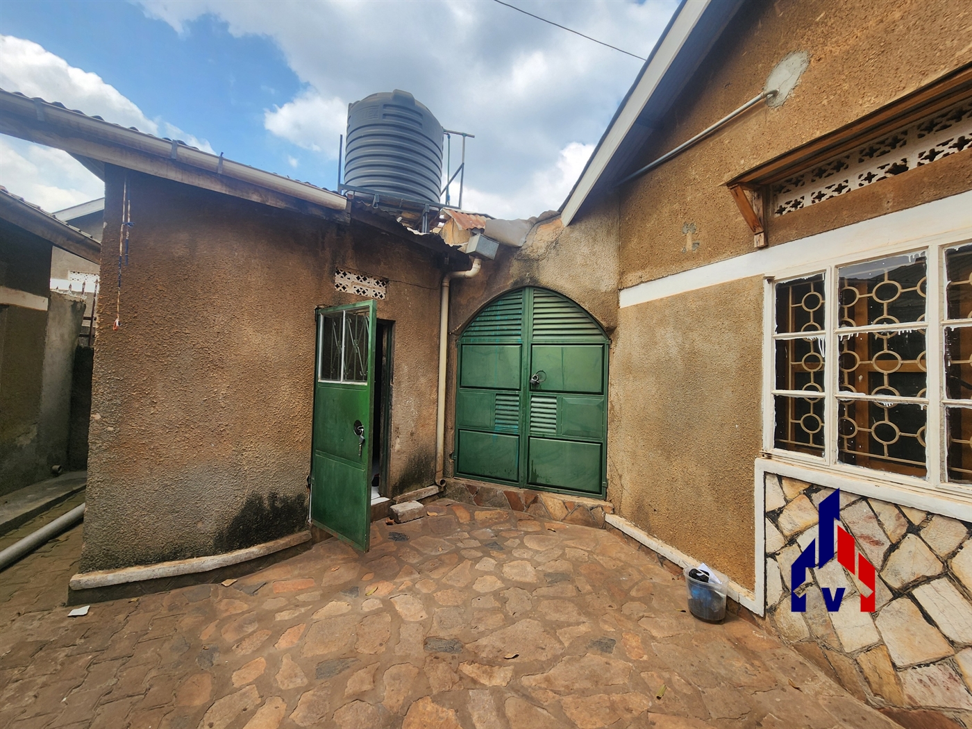 Bungalow for rent in Kansanga Kampala