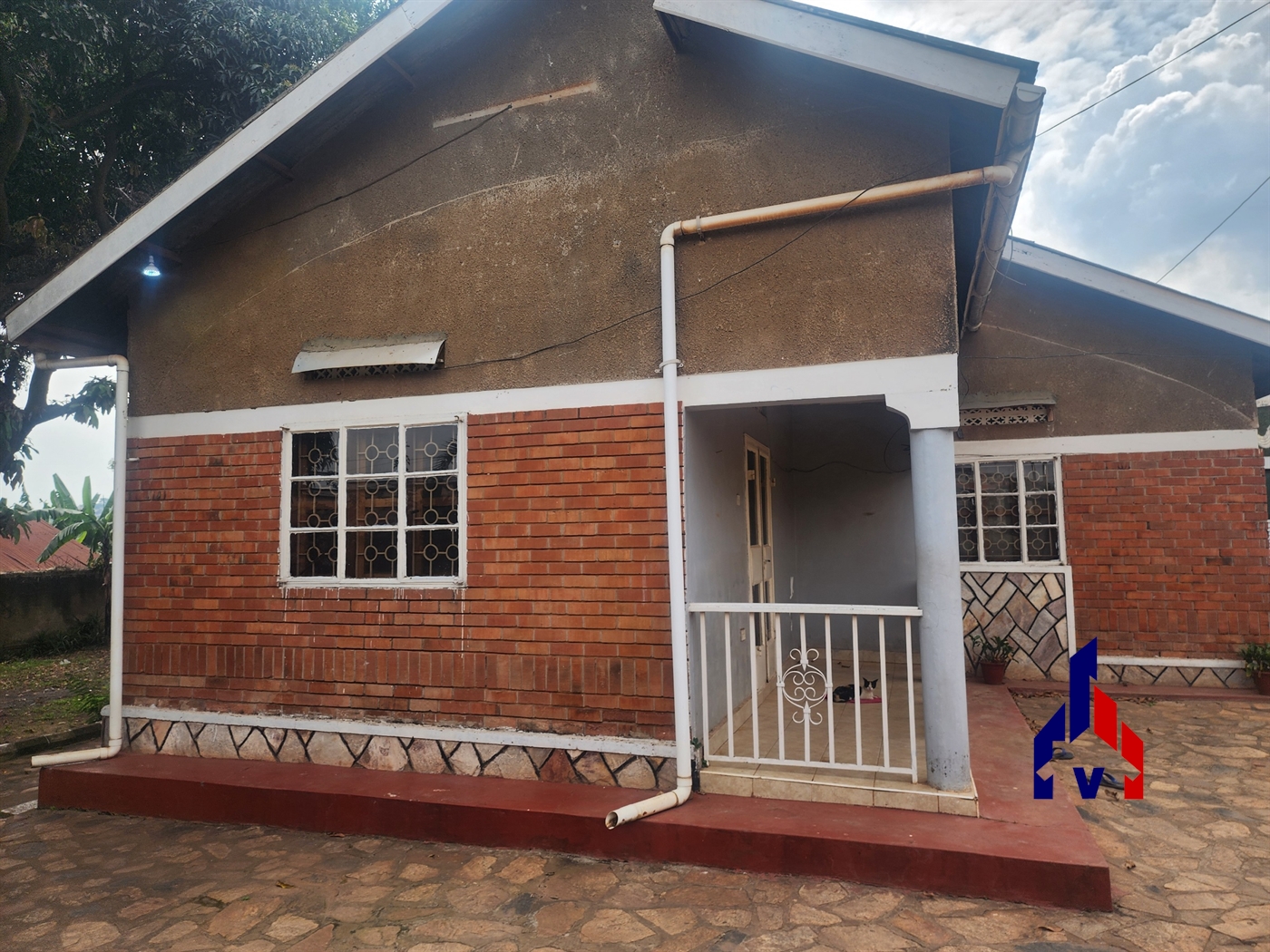 Bungalow for rent in Kansanga Kampala