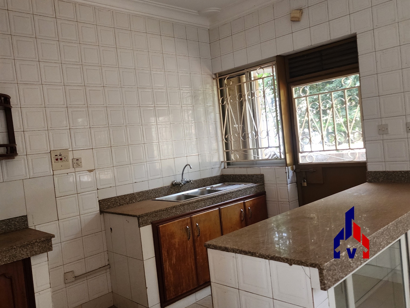 Bungalow for rent in Muyenga Kampala