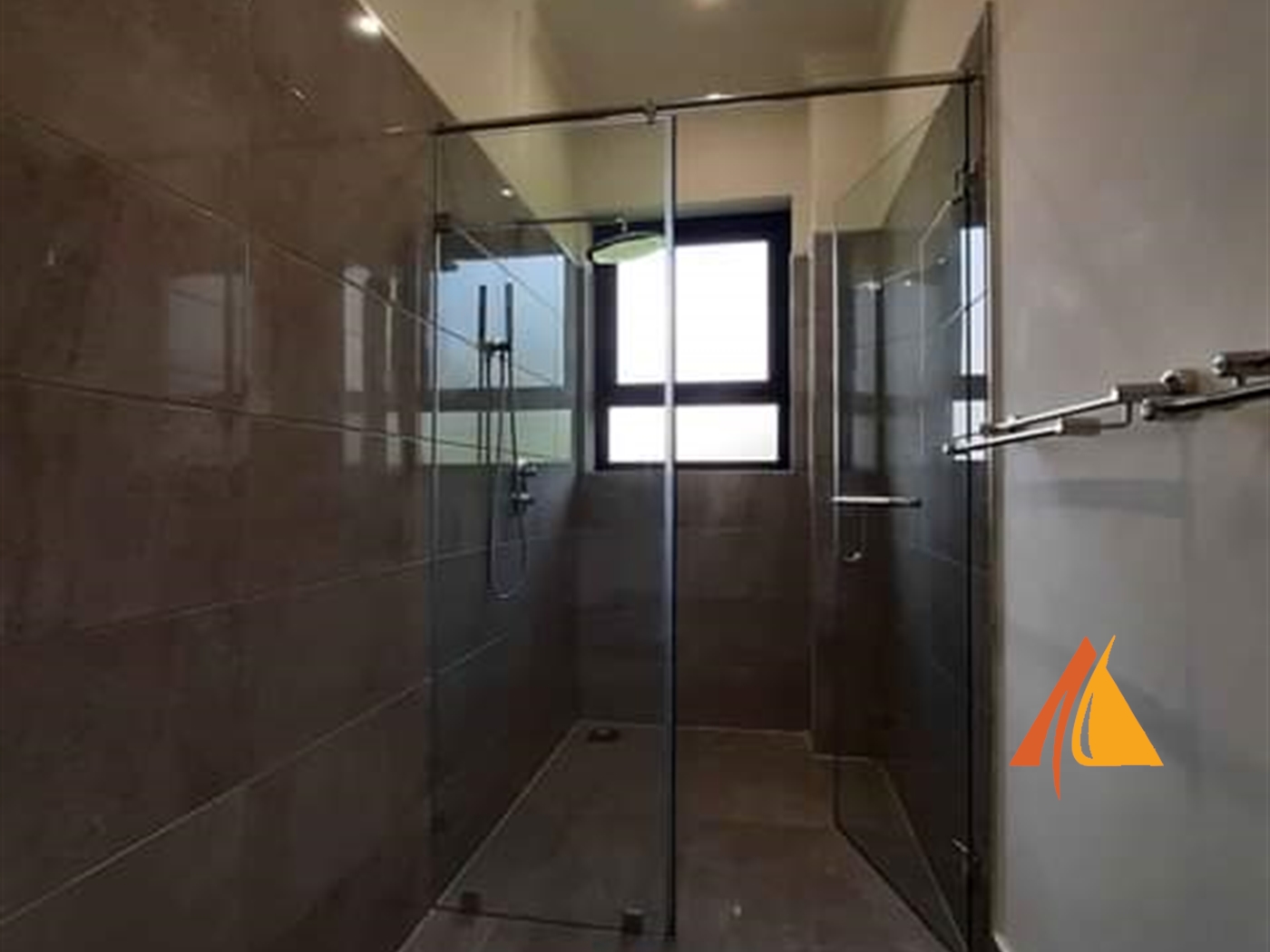 Apartment for sale in Bugoloobi Kampala