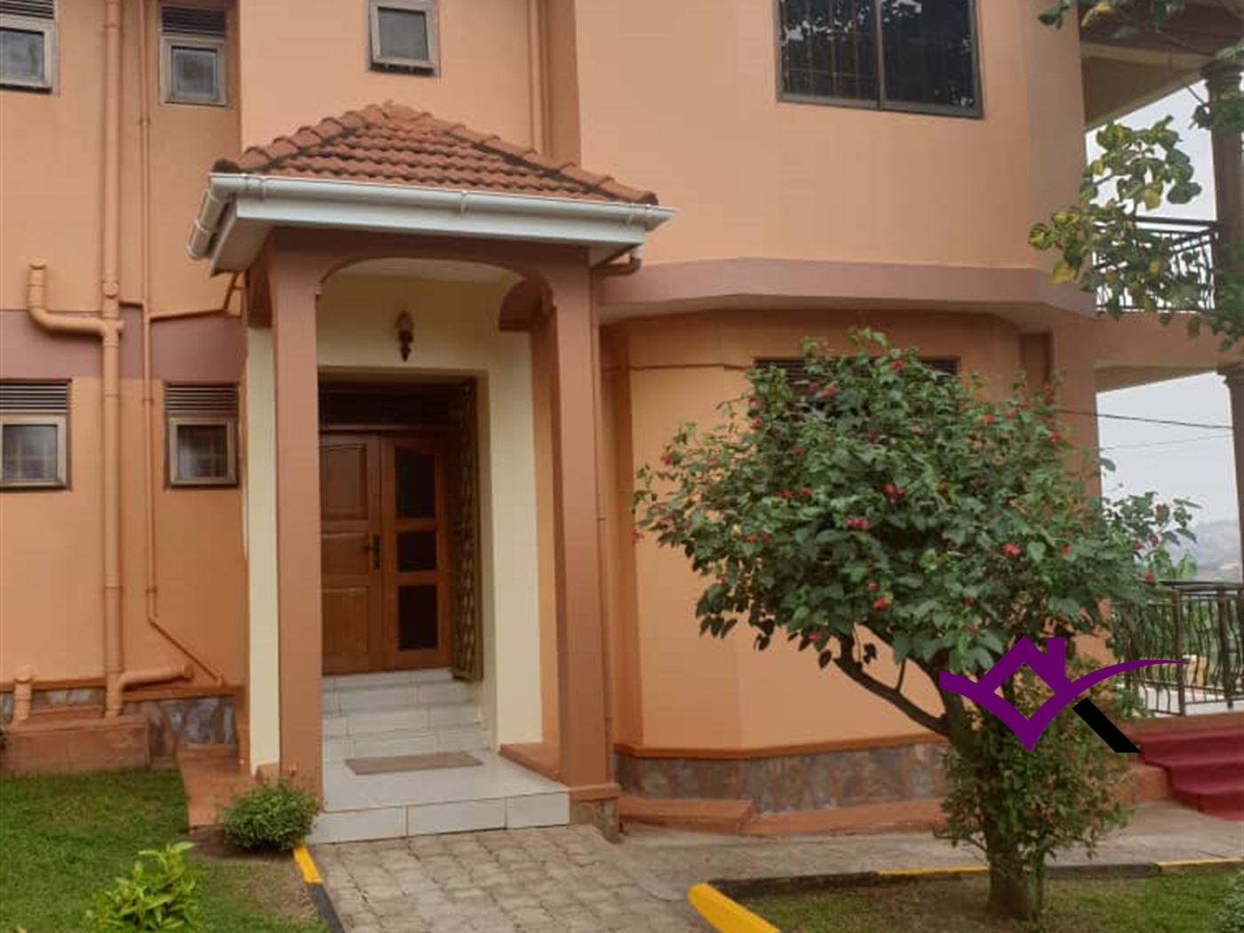 Storeyed house for sale in Kulambilo Wakiso