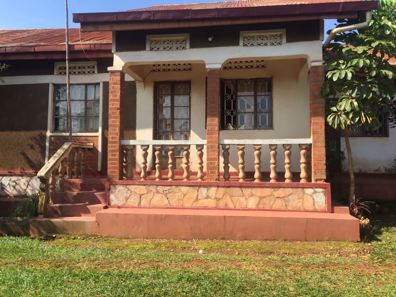 Bungalow for sale in Makindye Kampala