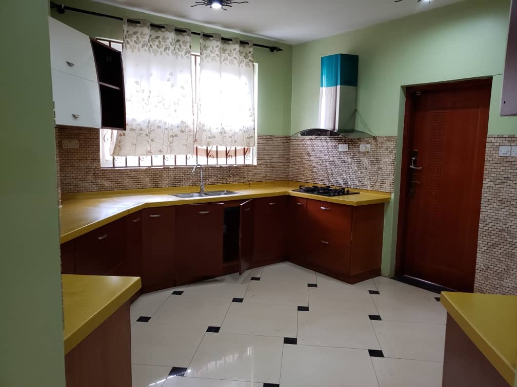 Duplex for sale in Naguru Kampala