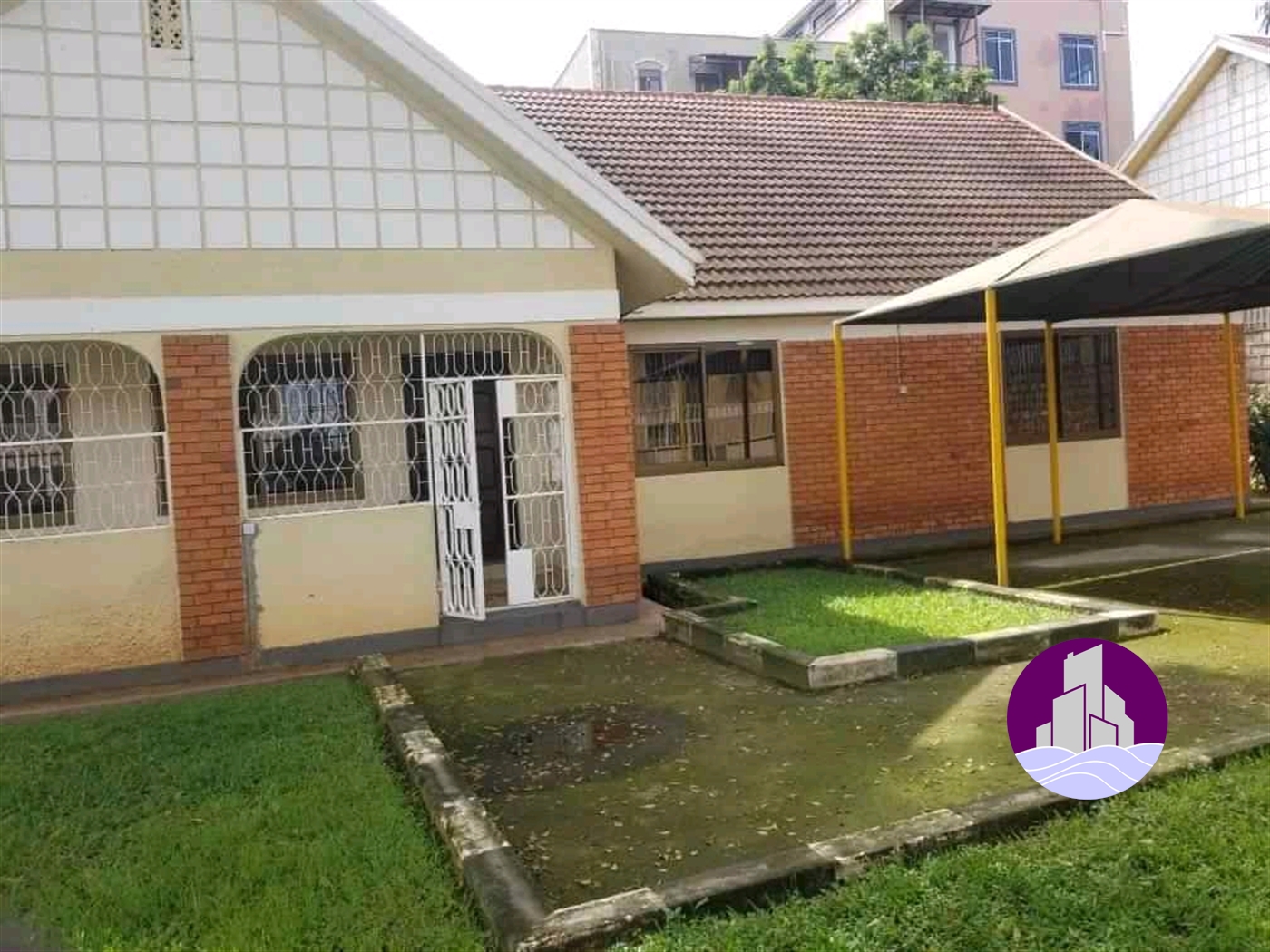 Bungalow for rent in Bugoloobi Kampala