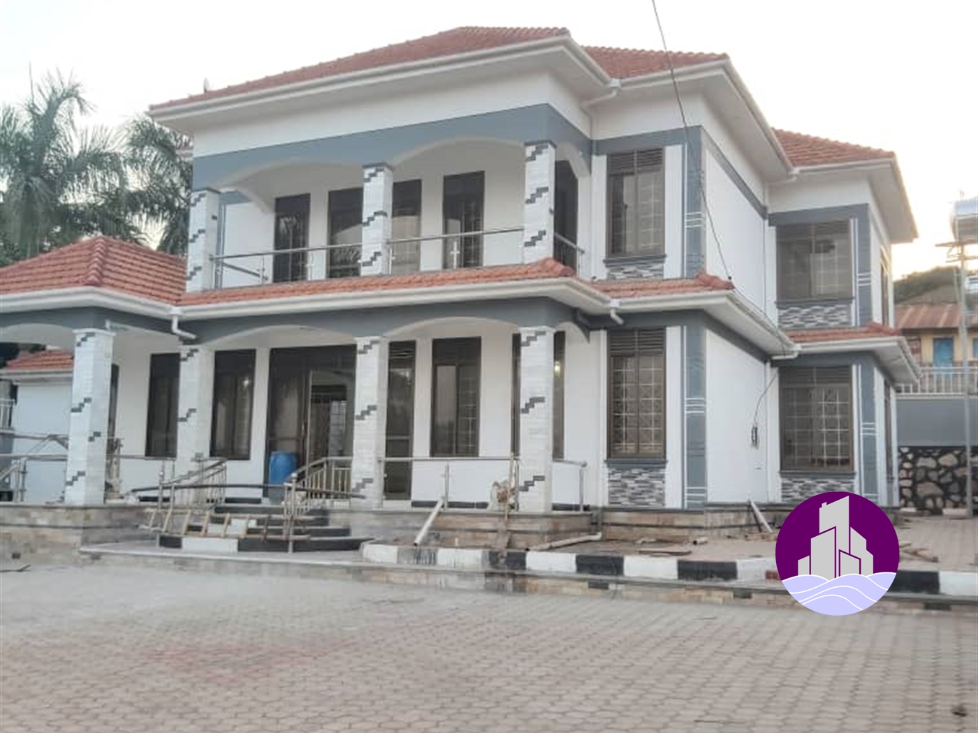 Mansion for sale in Kitende Wakiso