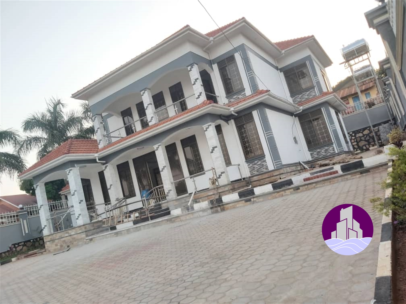 Mansion for sale in Kitende Wakiso