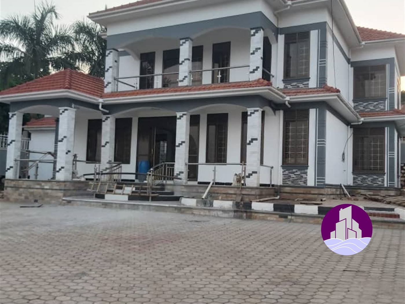 Mansion for sale in Kitende Wakiso