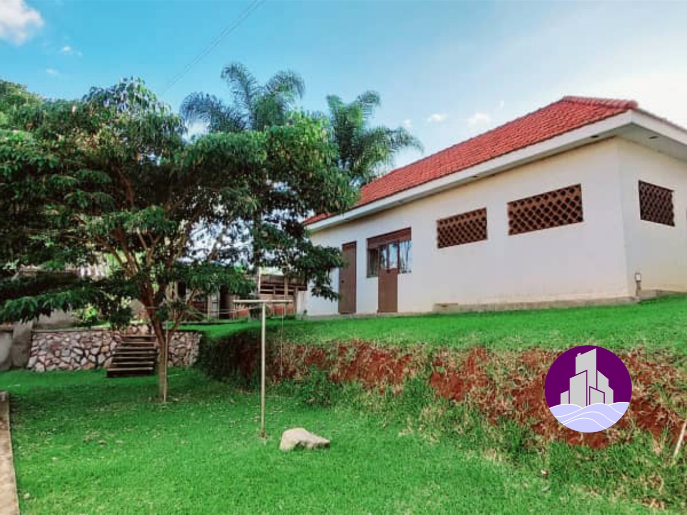 Mansion for sale in Kira Wakiso