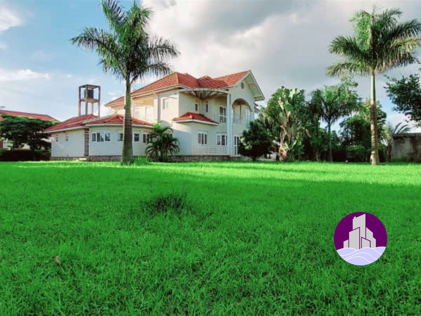 Mansion for sale in Kira Wakiso