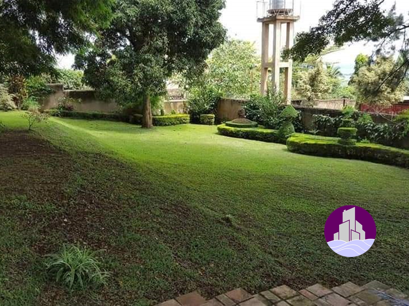 Mansion for sale in Mutungo Kampala