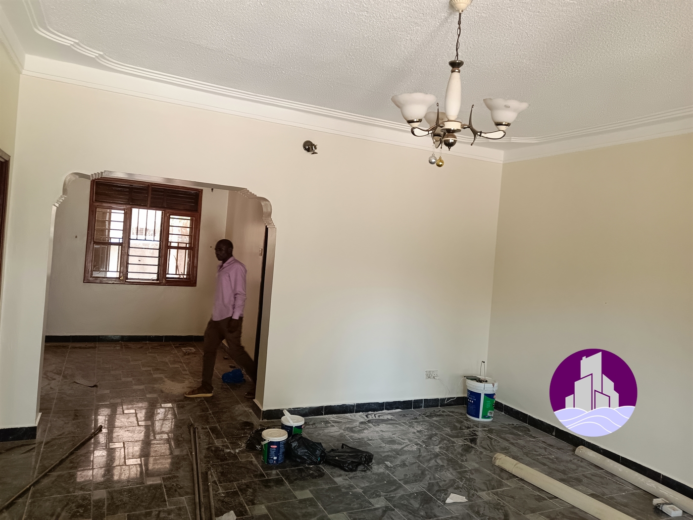 Bungalow for rent in Kiwaatule Kampala