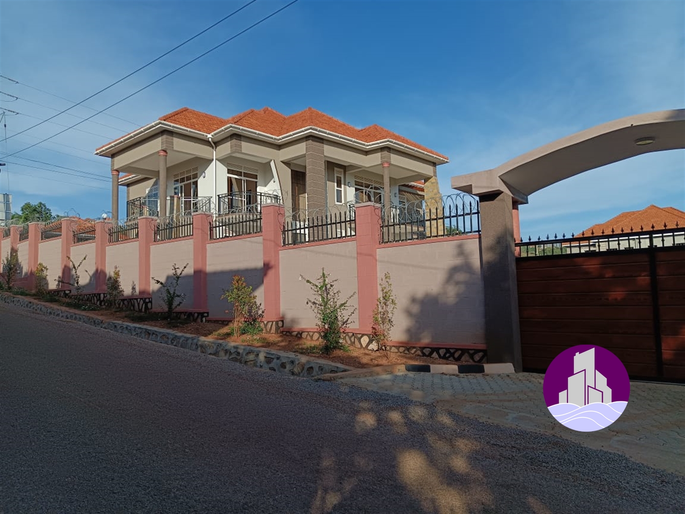 Mansion for sale in Bwebajja Wakiso