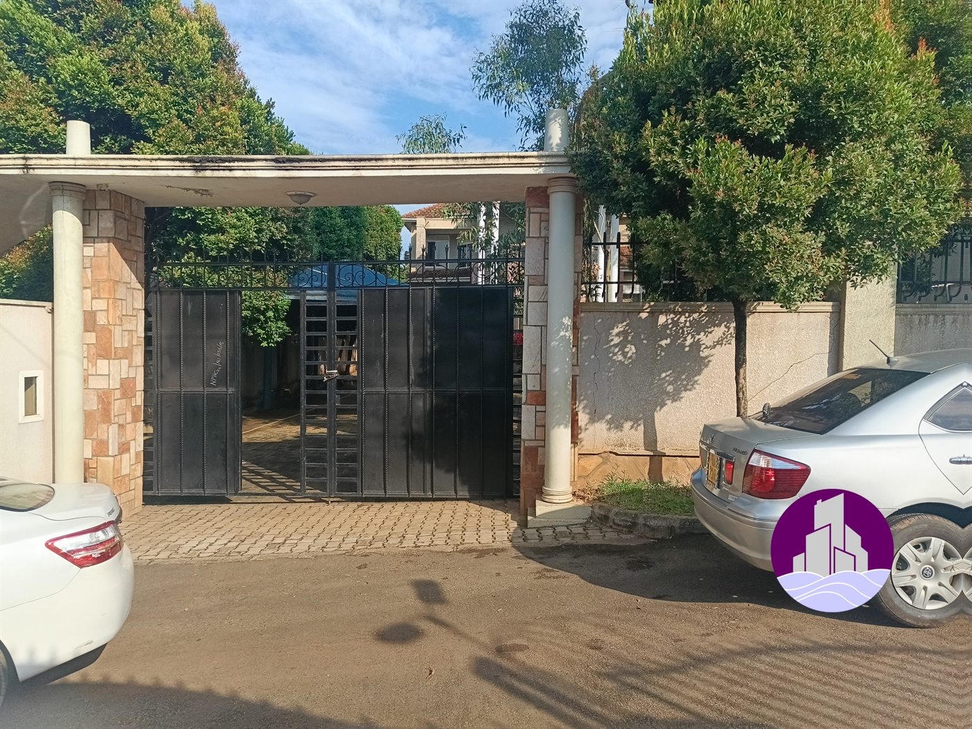 Storeyed house for sale in Munyonyo Kampala