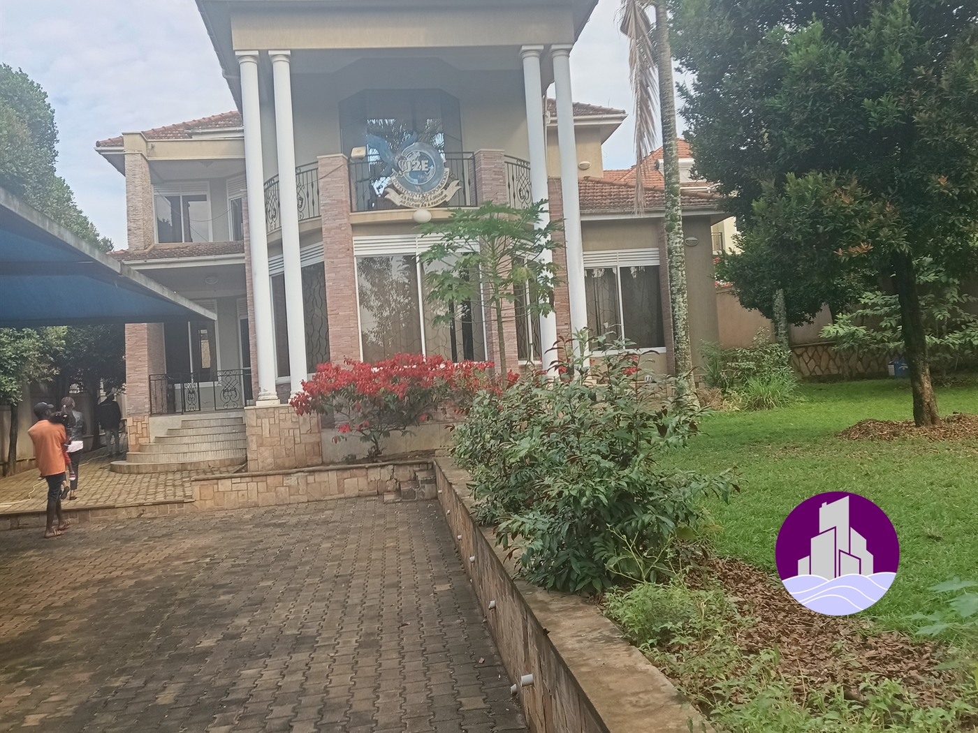 Storeyed house for sale in Munyonyo Kampala