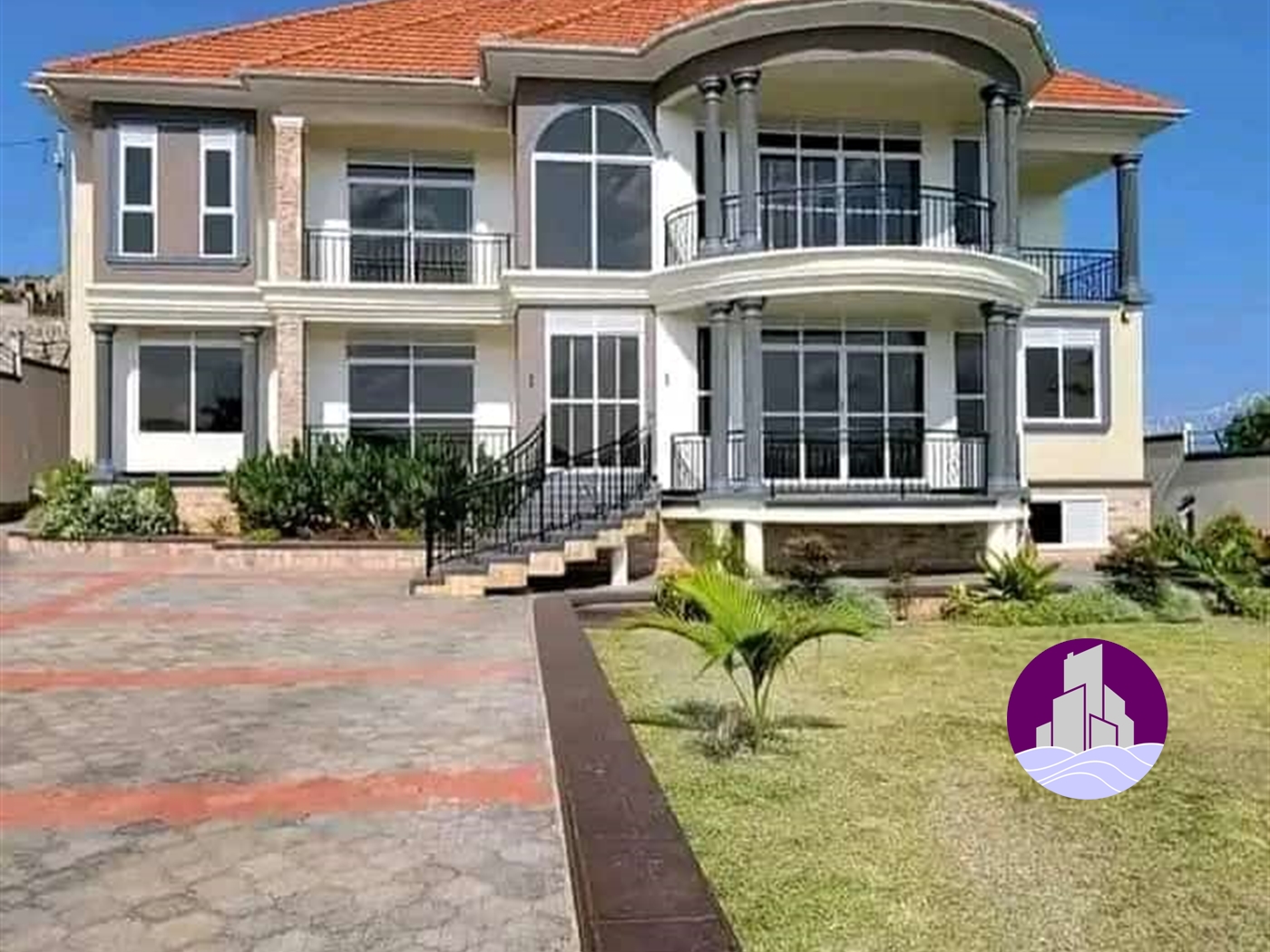 Mansion for sale in Kigo Wakiso