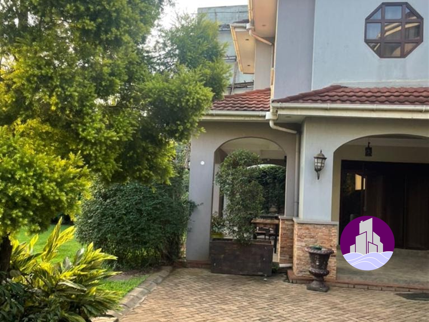 Storeyed house for rent in Munyonyo Kampala