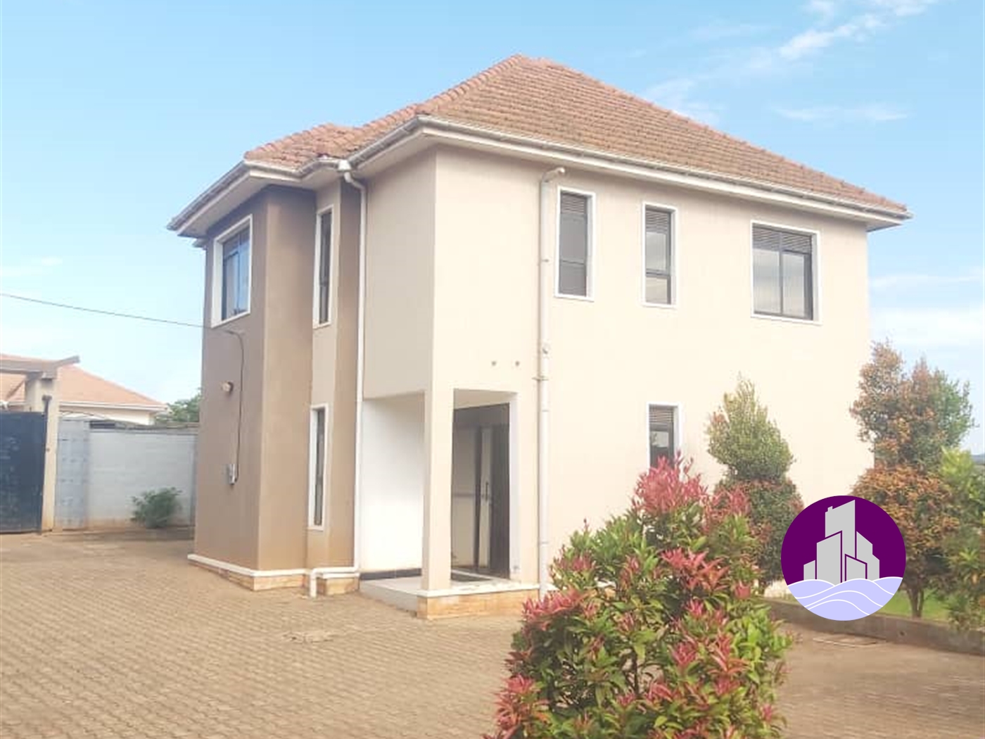 Storeyed house for sale in Kitende Wakiso