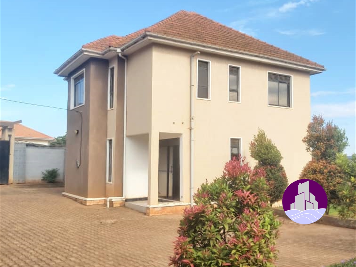 Storeyed house for sale in Kitende Wakiso