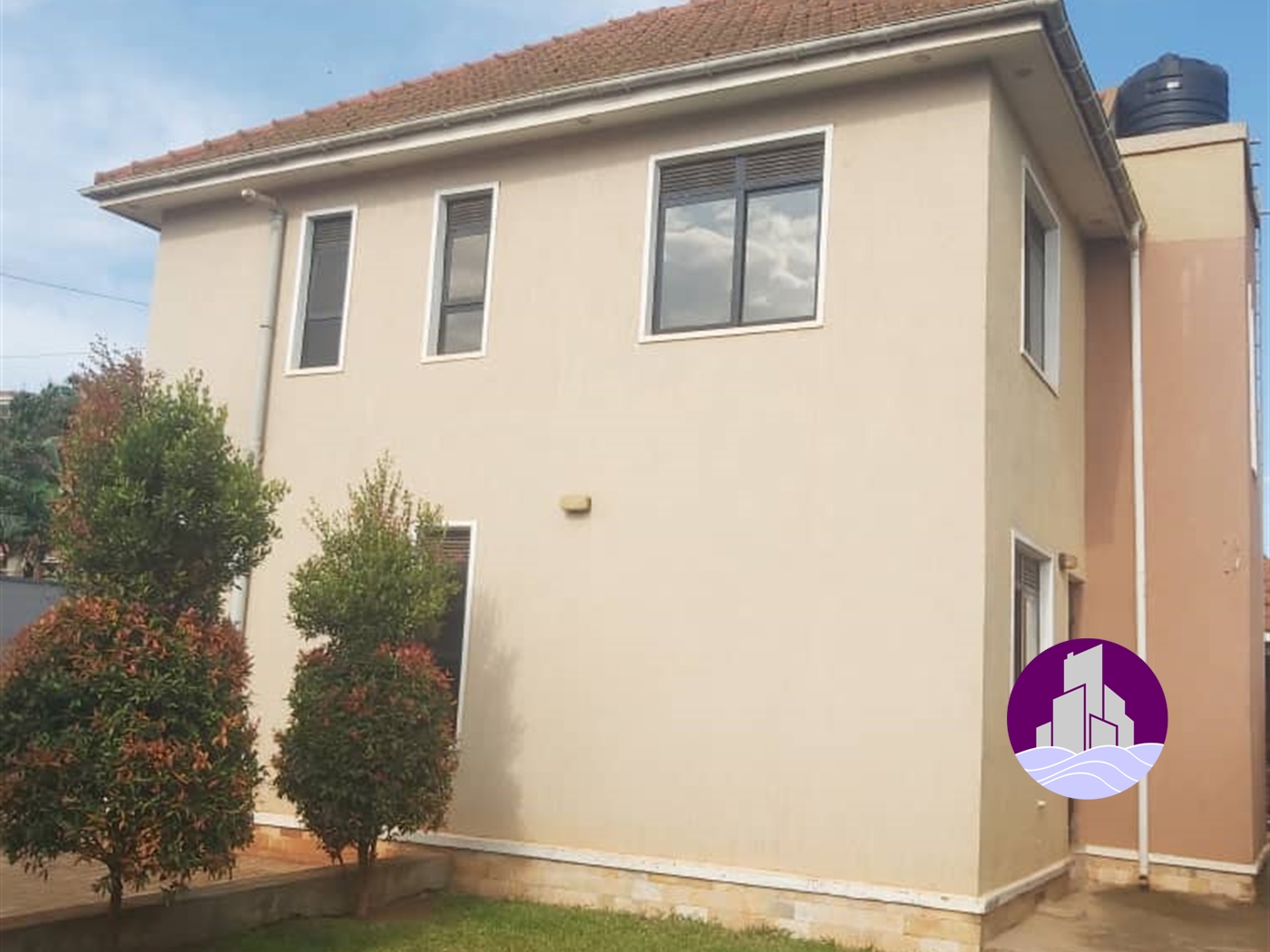 Storeyed house for sale in Kitende Wakiso