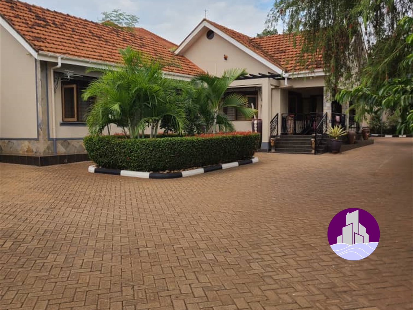 Bungalow for sale in Mutungo Kampala